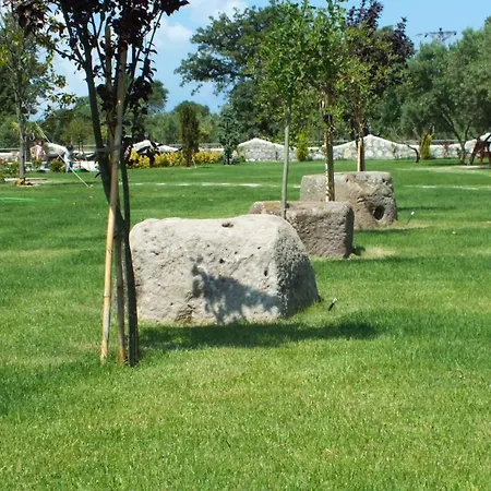 Helen Troya Geyikli Κανακάλε