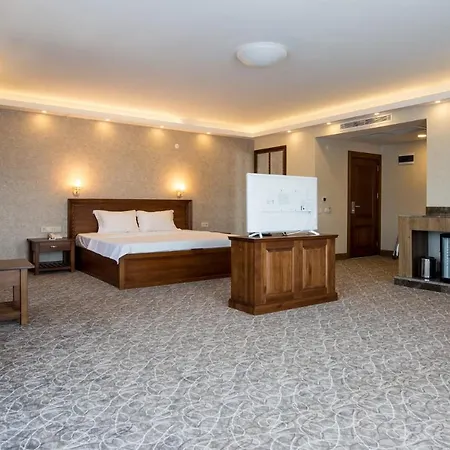 Helen Troya Geyikli Κανακάλε