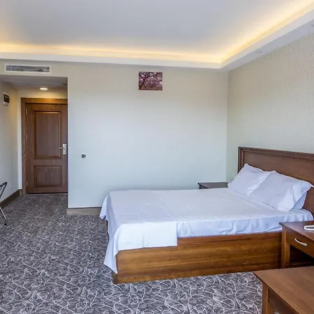 Helen Troya Geyikli Κανακάλε